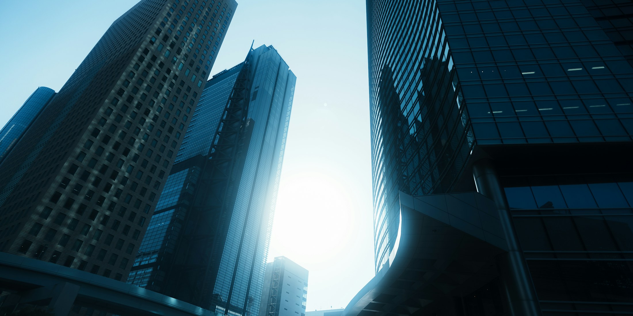 会社情報を想起させる都市のオフィスビル